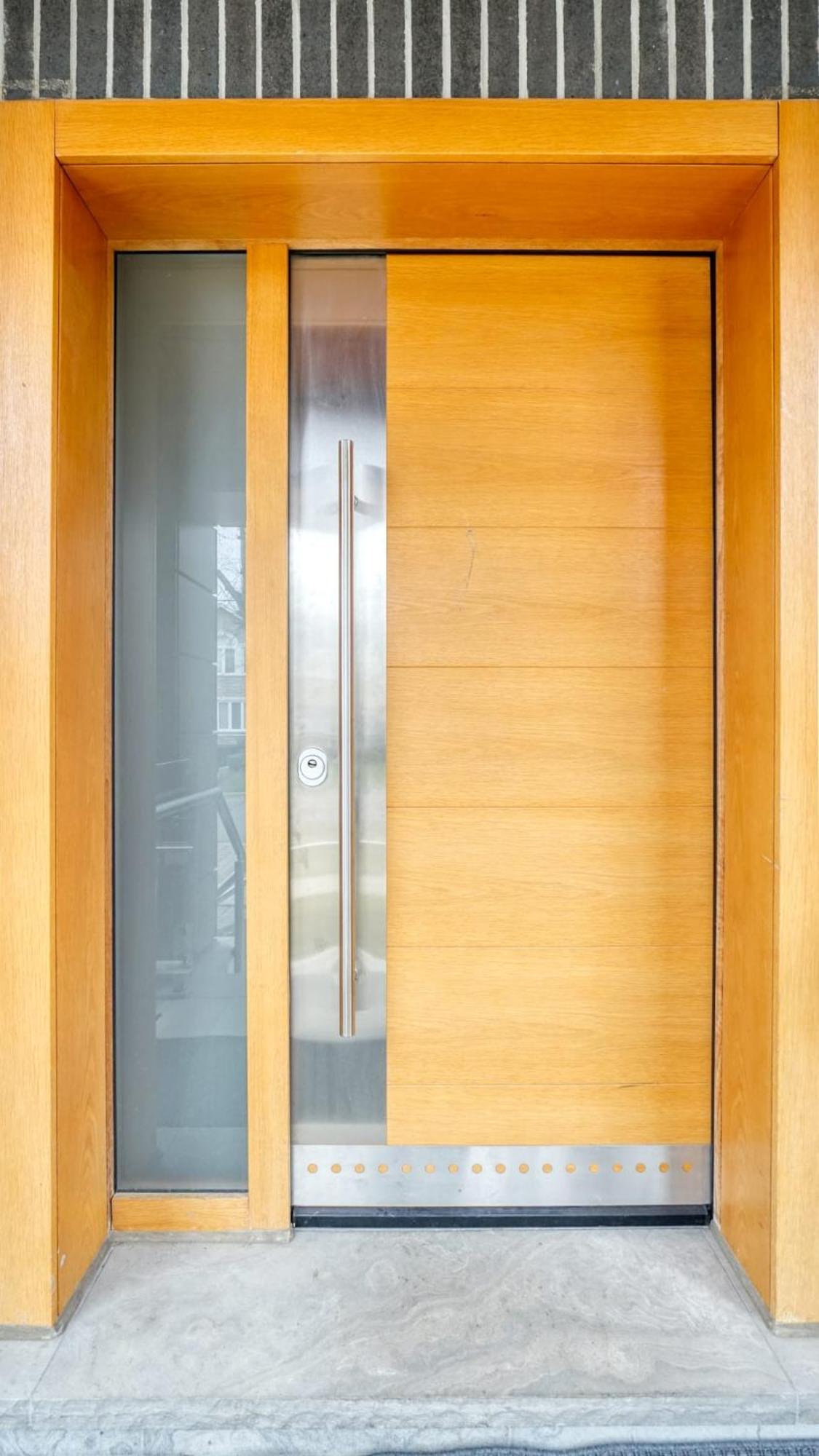 Toronto Modern House Apartment Exterior photo